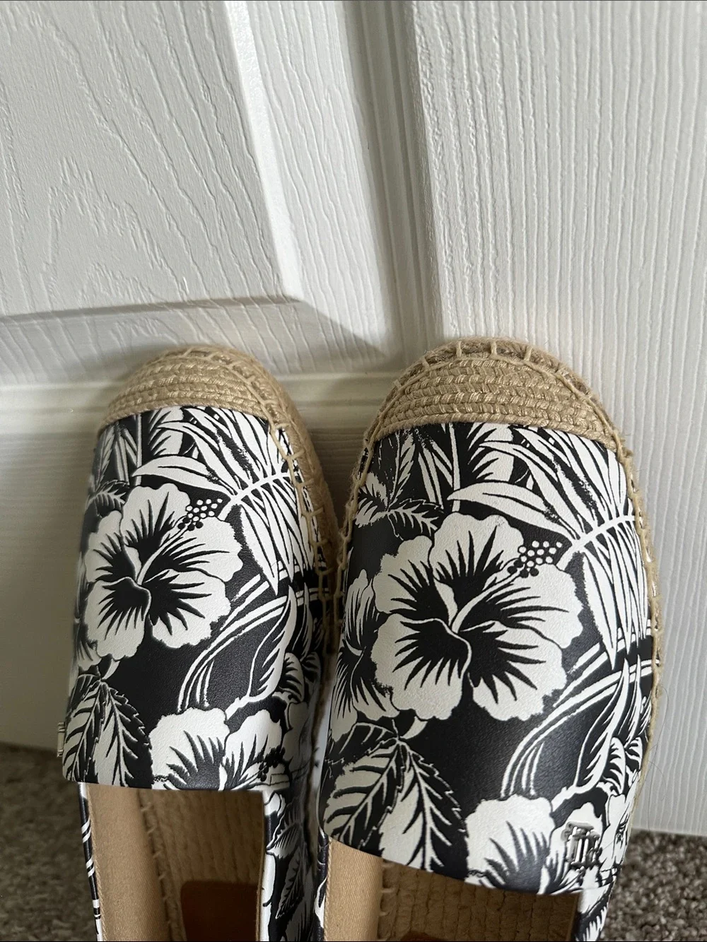 LAUREN RALPH LAUREN Floral Black & White Espadrille Slip-On Women’s Shoe